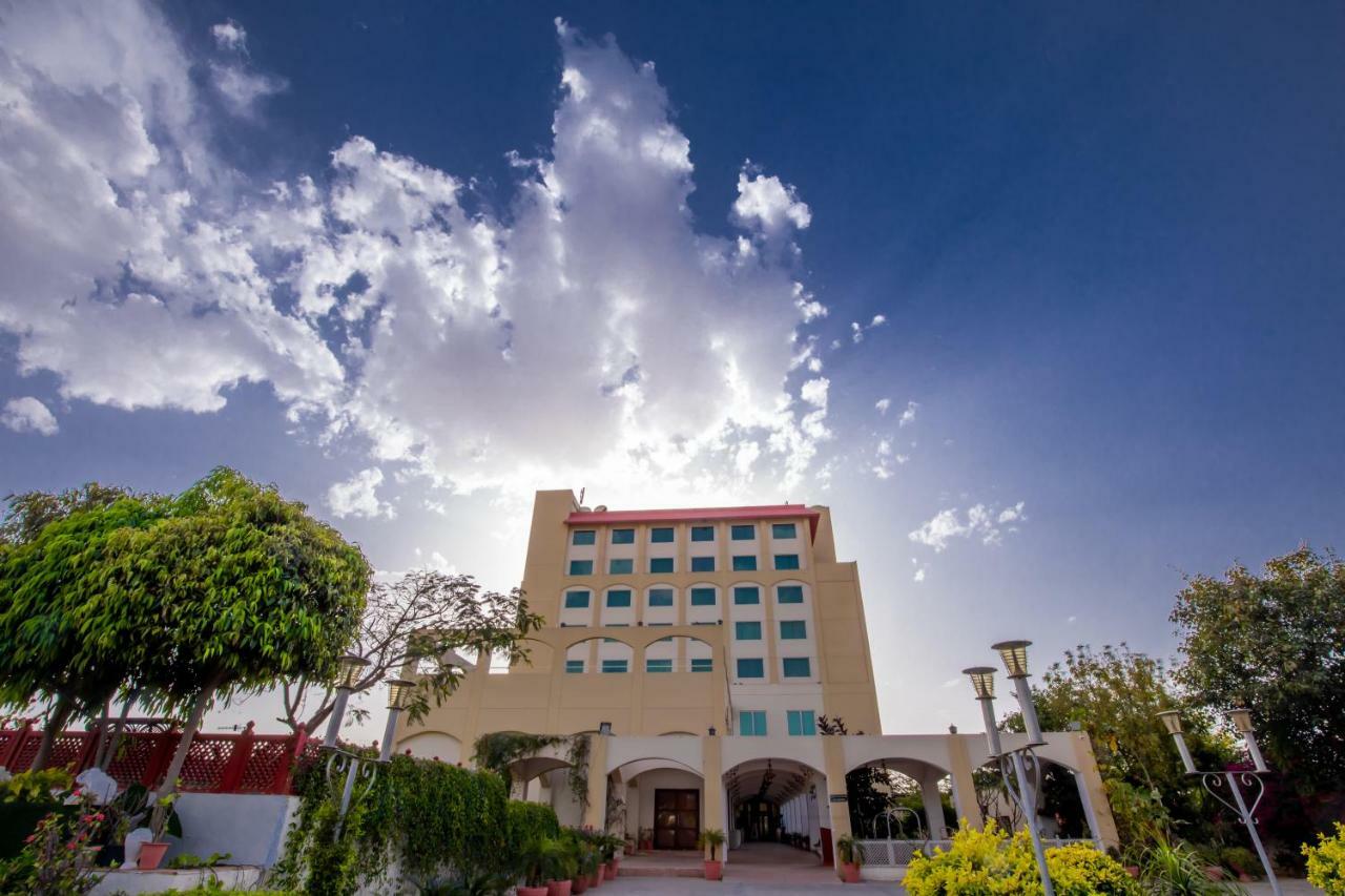 Ramada By Wyndham Jaipur Jaisinghpura Hotel Luaran gambar