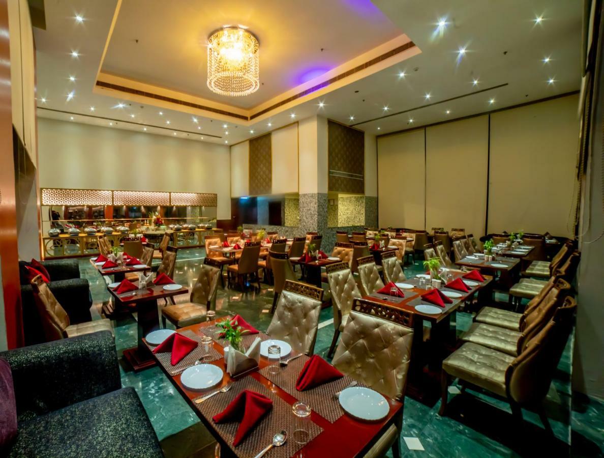 Ramada By Wyndham Jaipur Jaisinghpura Hotel Luaran gambar