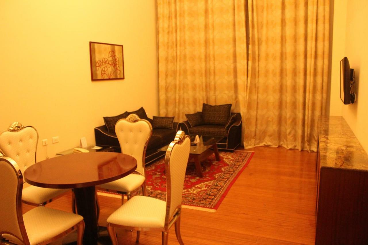 Ramada By Wyndham Jaipur Jaisinghpura Hotel Luaran gambar