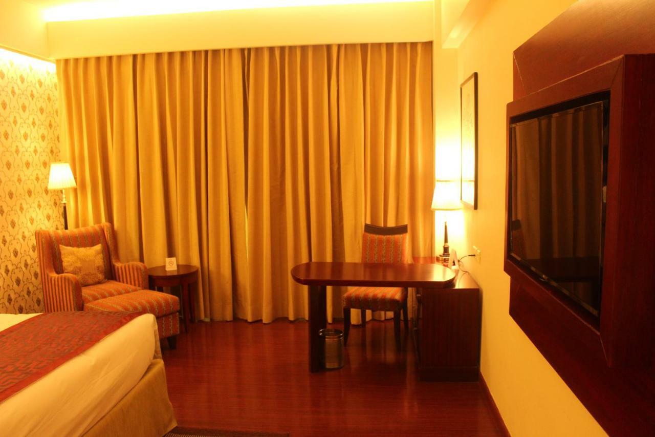 Ramada By Wyndham Jaipur Jaisinghpura Hotel Luaran gambar