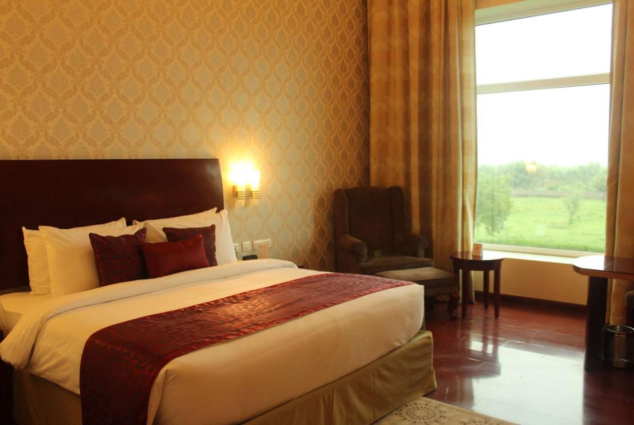 Ramada By Wyndham Jaipur Jaisinghpura Hotel Luaran gambar