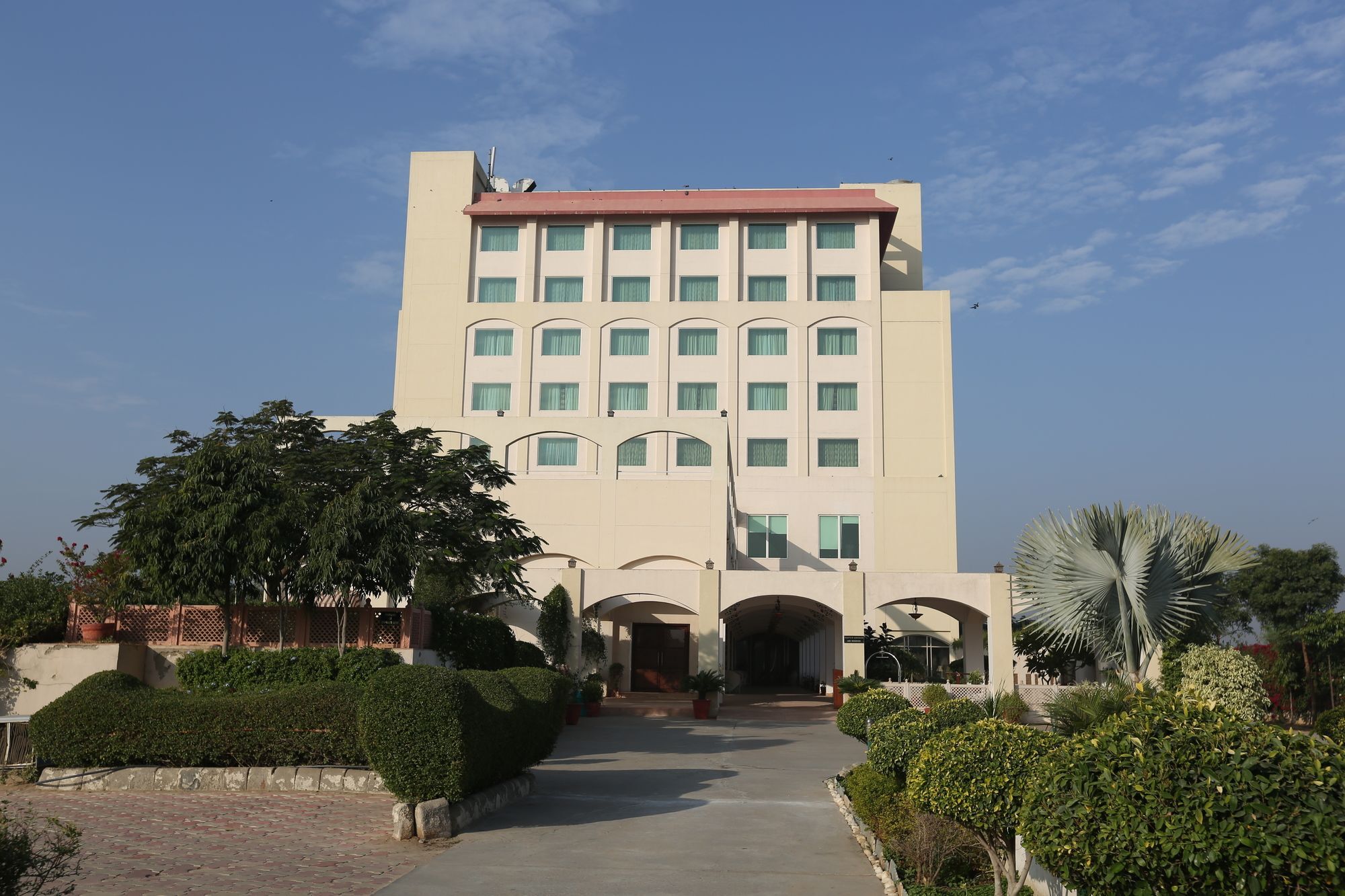 Ramada By Wyndham Jaipur Jaisinghpura Hotel Luaran gambar